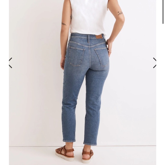 Madewell The Petite Curvy Perfect Vintage Jean in Finney Wash - Picture 2 of 4